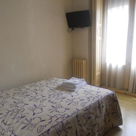 Hostal Olga มาดริด ภายนอก รูปภาพ