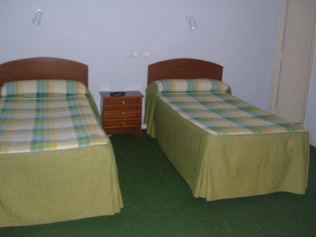 Hostal Olga มาดริด ภายนอก รูปภาพ