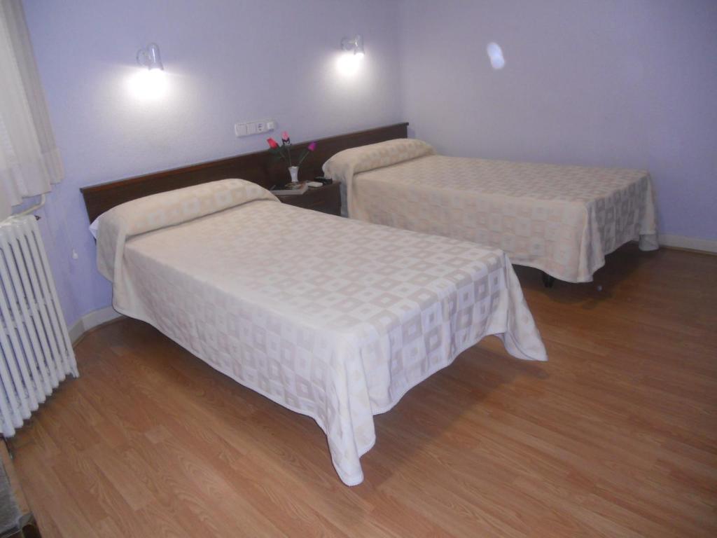 Hostal Olga มาดริด ภายนอก รูปภาพ
