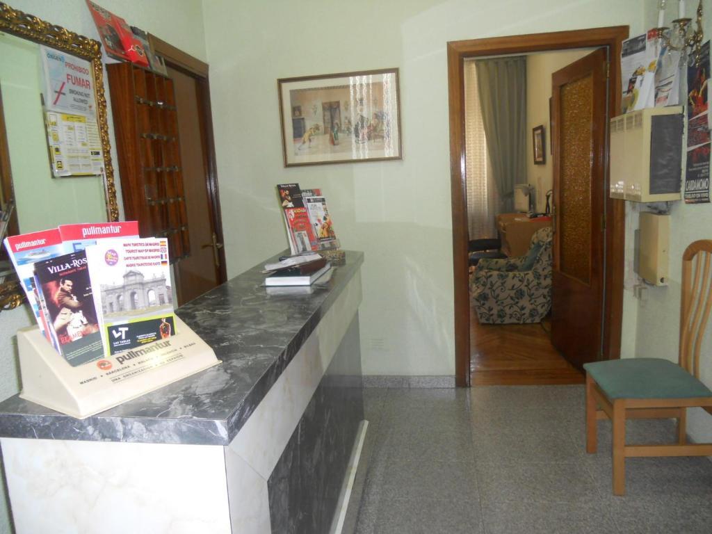 Hostal Olga มาดริด ภายนอก รูปภาพ