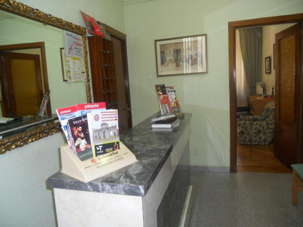 Hostal Olga มาดริด ภายนอก รูปภาพ