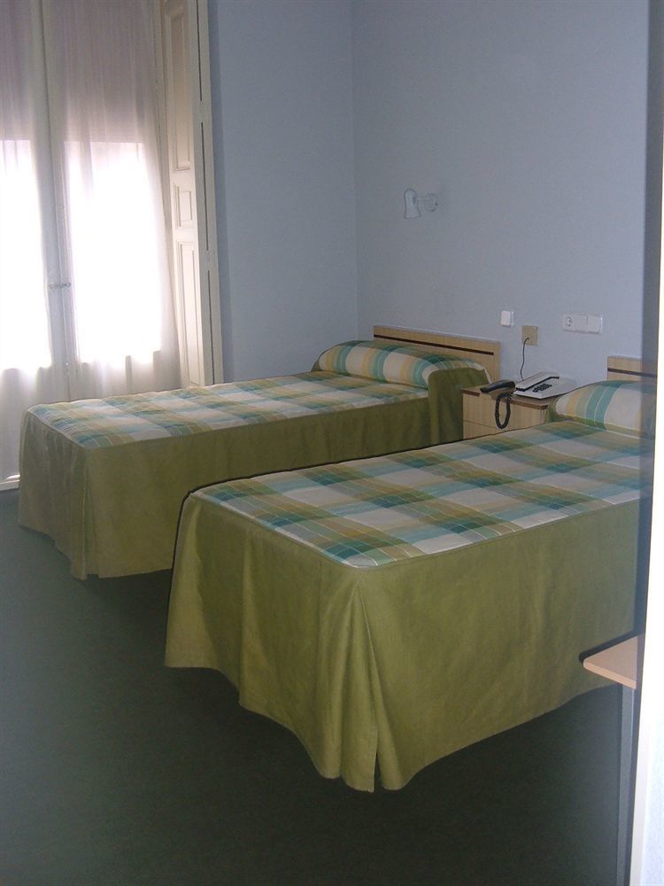 Hostal Olga มาดริด ภายนอก รูปภาพ