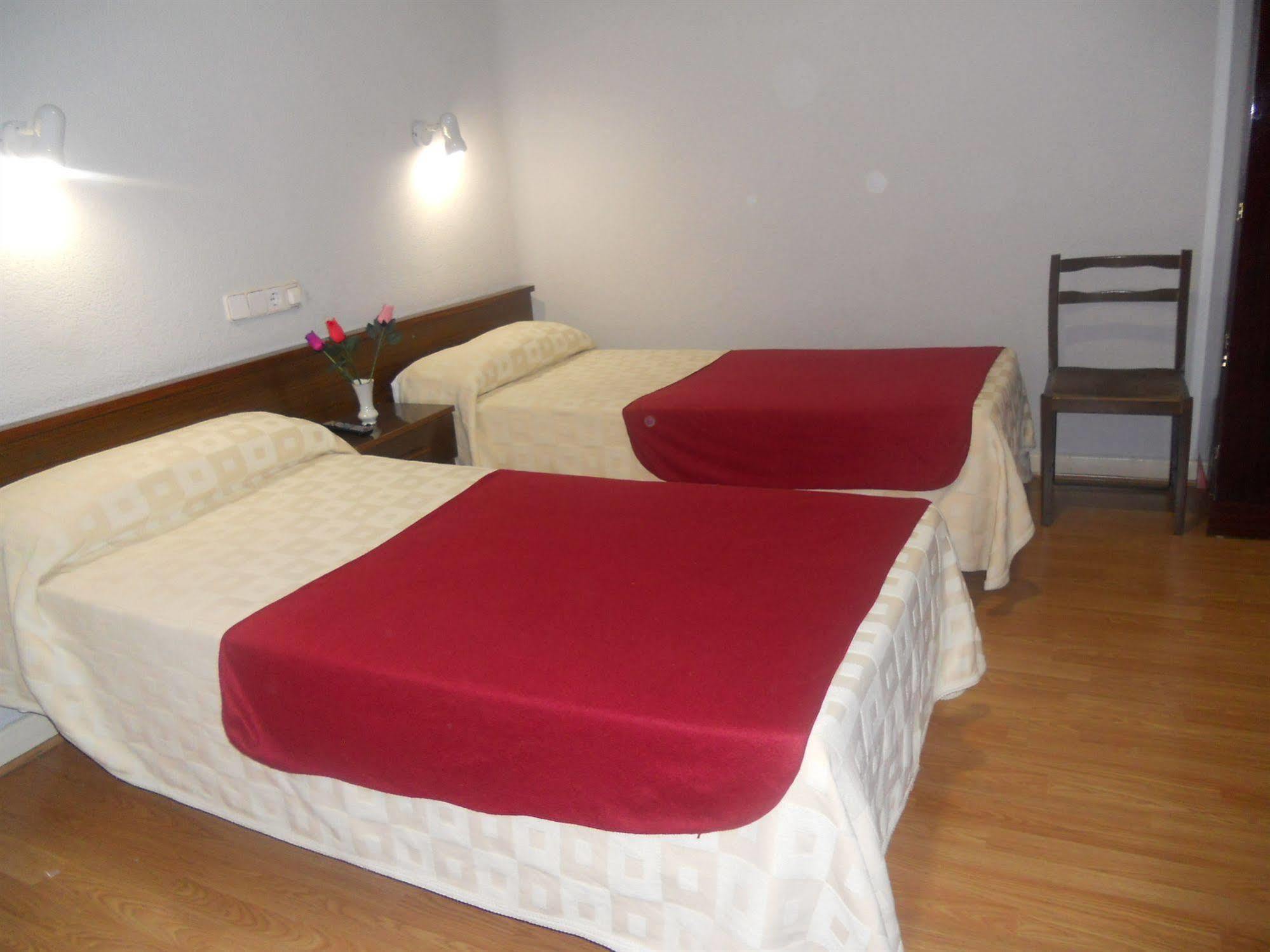 Hostal Olga มาดริด ภายนอก รูปภาพ
