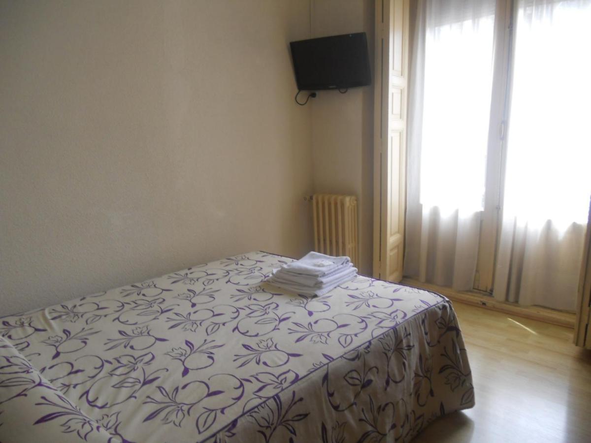 Hostal Olga มาดริด ภายนอก รูปภาพ